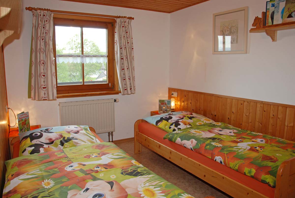 Kinderzimmer mit Einzelbetten